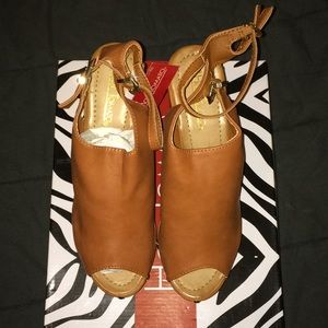 Women's Platform Heels 12M